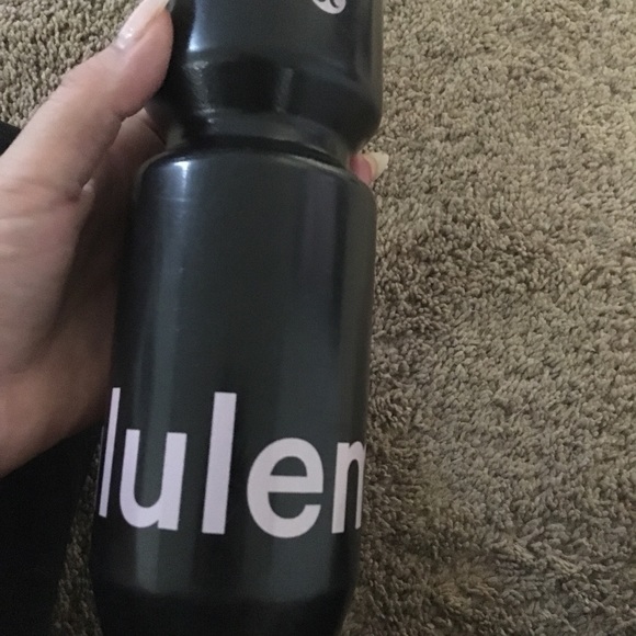 Lululemon water bottle - Picture 4 of 6